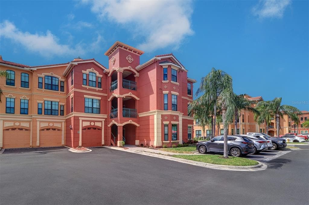 2741 VIA CIPRIANI UNIT 922B CLEARWATER, FL 33764