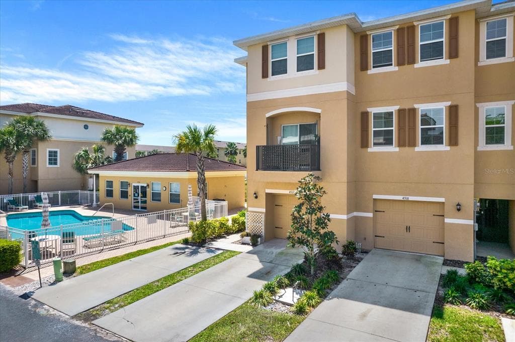 4918 GULF WATERS DRIVE NEW PORT RICHEY, FL 34652