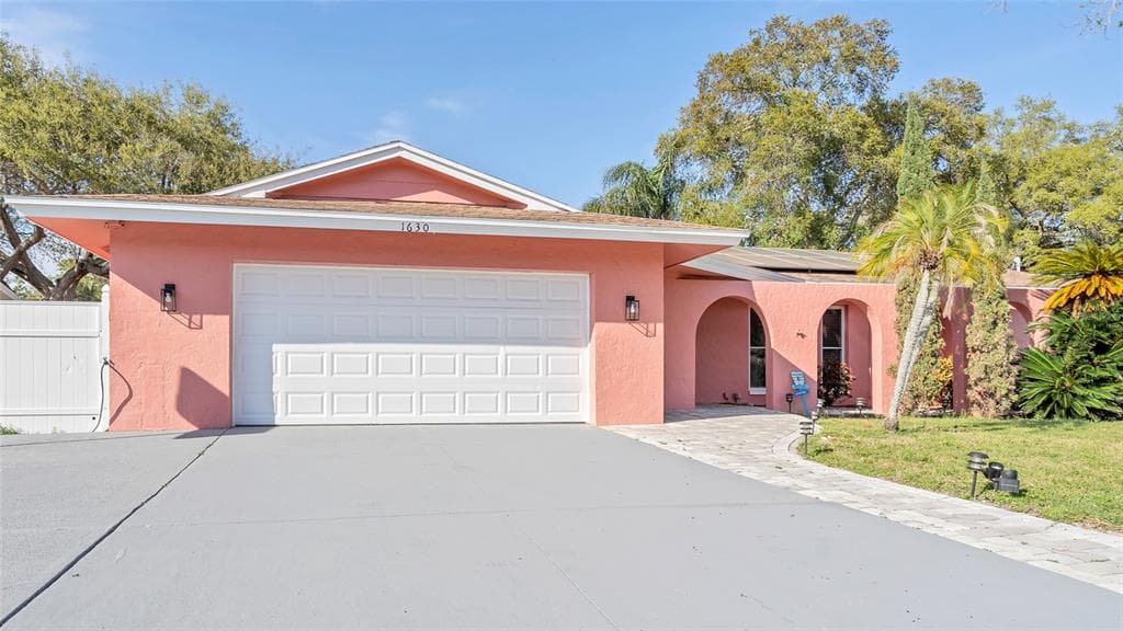 1630 JEFFORDS STREET CLEARWATER, FL 33756