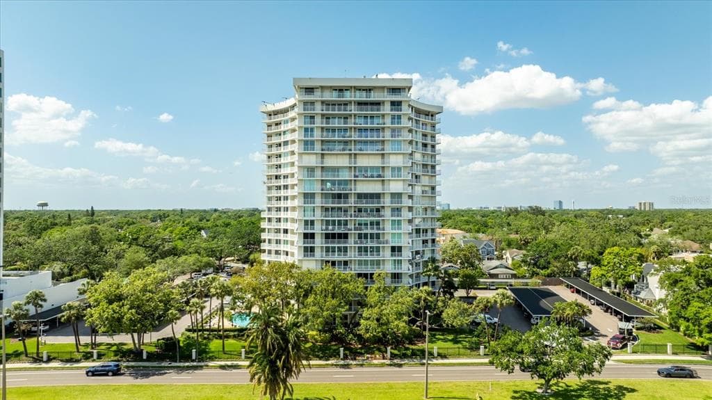 2611 BAYSHORE BOULEVARD UNIT 207 TAMPA, FL 33629