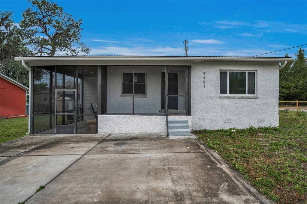 9451 LAKE DRIVE NEW PORT RICHEY, FL 34654