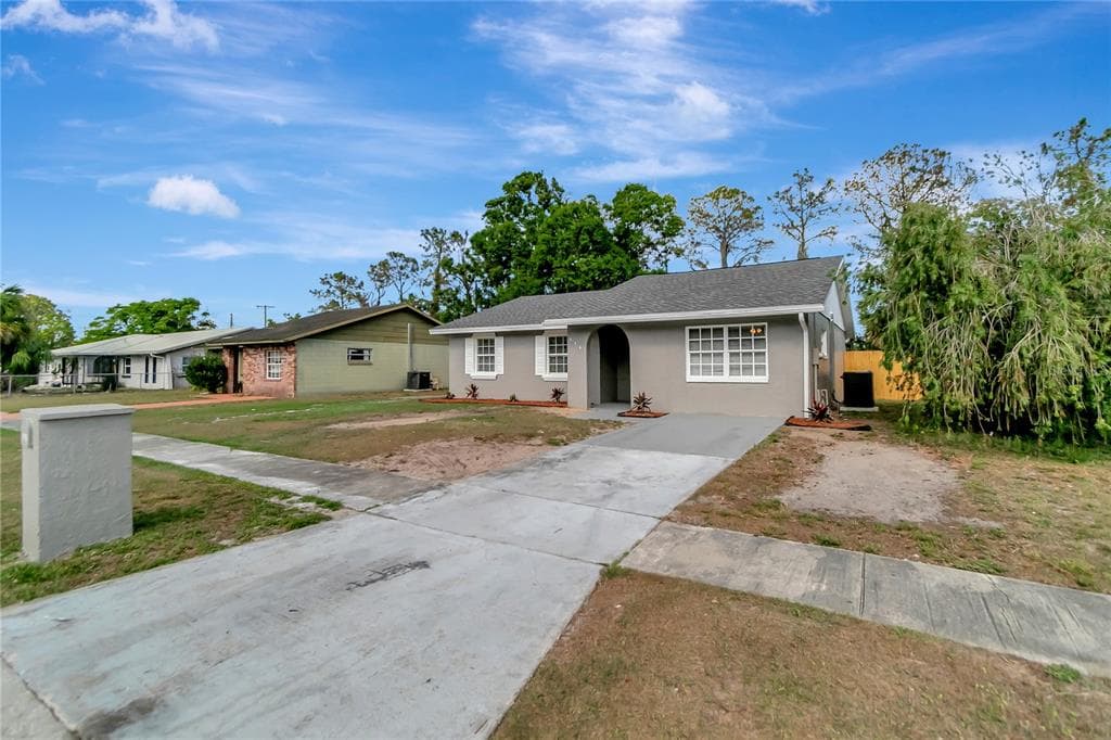 606 BETHUNE DRIVE PLANT CITY, FL 33563