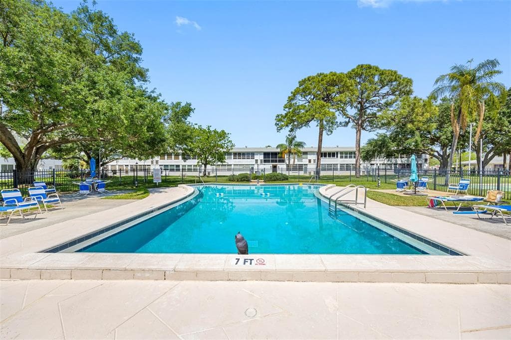 1000 79TH AVENUE N UNIT 211 ST PETERSBURG, FL 33702