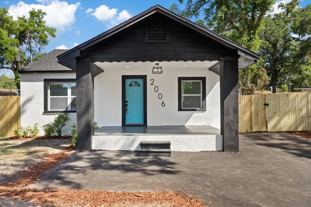 2006 E HENRY AVENUE TAMPA, FL 33610