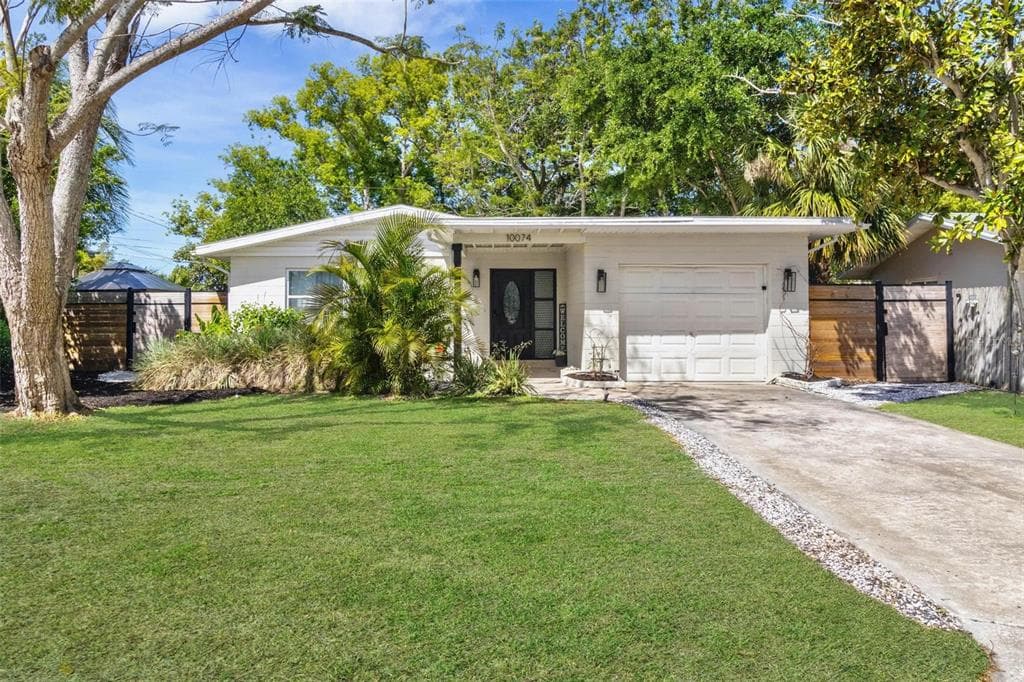 10074 BAHAMA COURT SEMINOLE, FL 33776