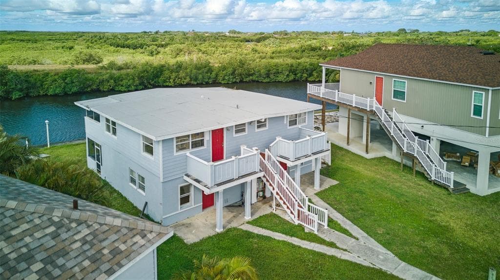 8940 ROCKY CREEK DRIVE TAMPA, FL 33615