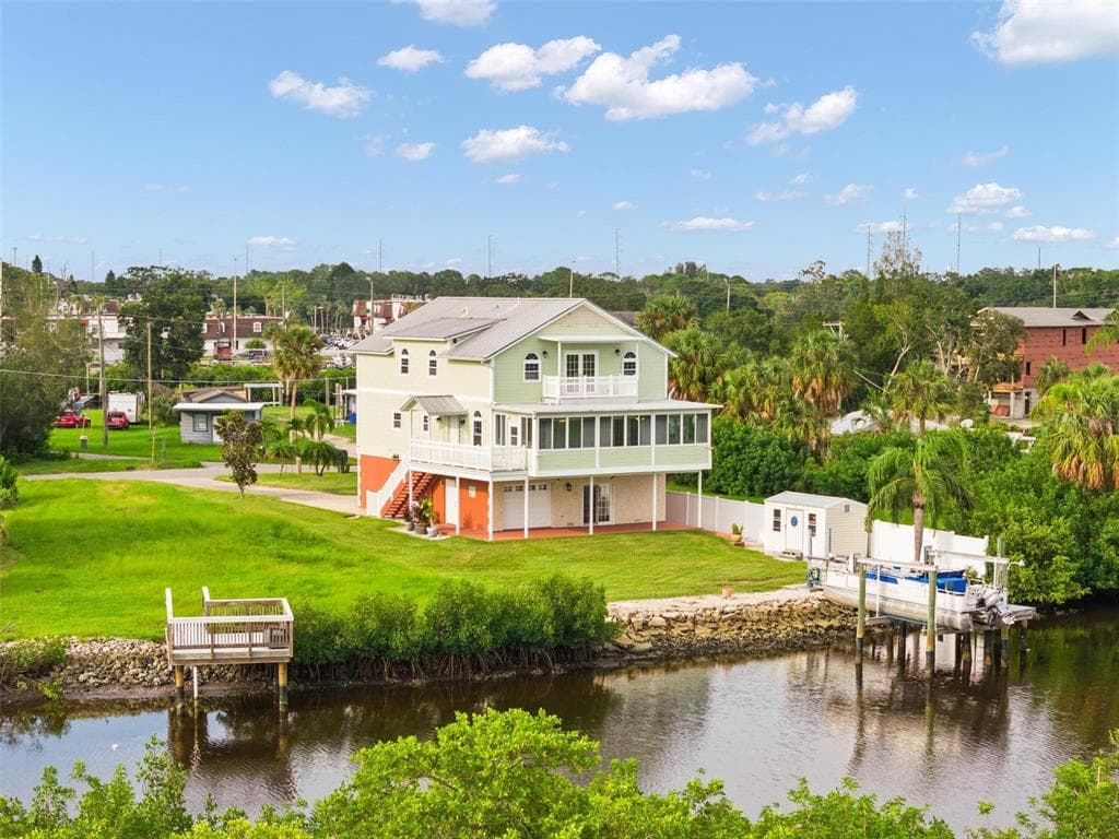 8932 ROCKY CREEK DRIVE TAMPA, FL 33615