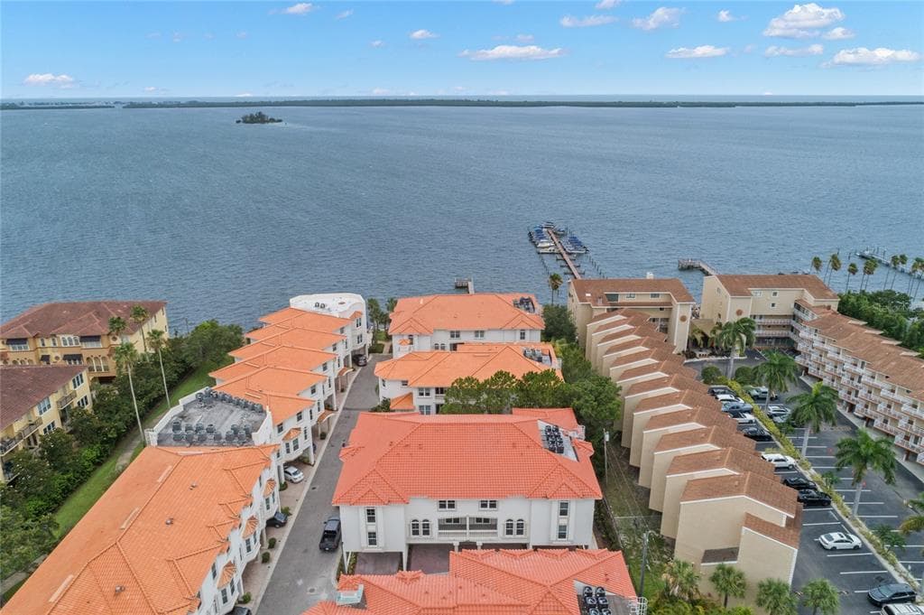 1340 BAYSHORE BOULEVARD UNIT 302 DUNEDIN, FL 34698