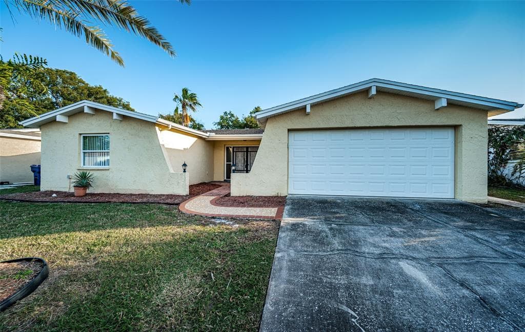 8026 NORWICH DRIVE PORT RICHEY, FL 34668