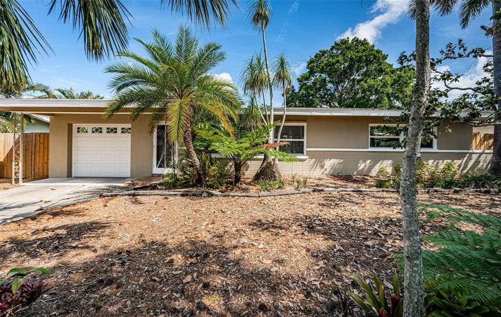 13865 BERMUDA DRIVE