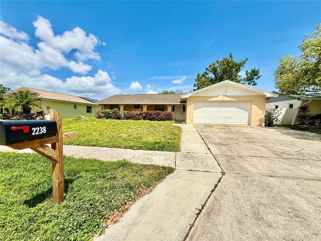 2238 COLONIAL DRIVE DUNEDIN, FL 34698