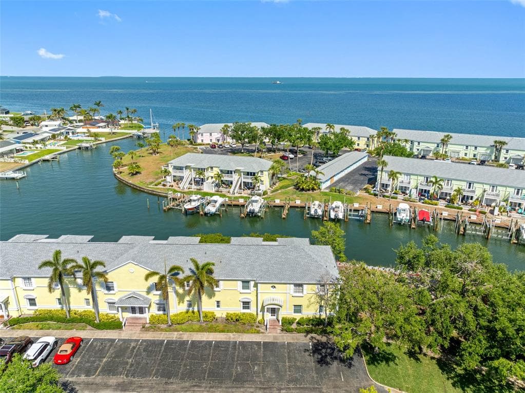 4740 BEACH DRIVE SE UNIT A ST PETERSBURG, FL 33705