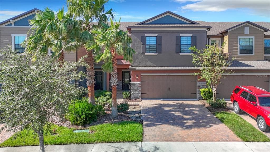 28442 TRANQUIL LAKE CIRCLE WESLEY CHAPEL, FL 33543