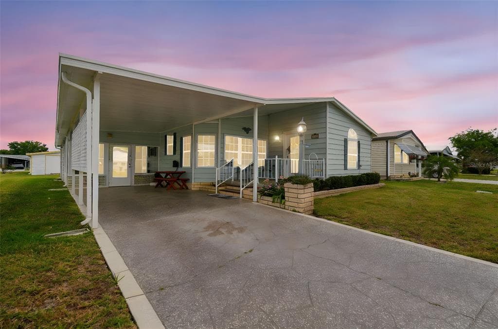 3912 DAMIAN DRIVE ZEPHYRHILLS, FL 33541