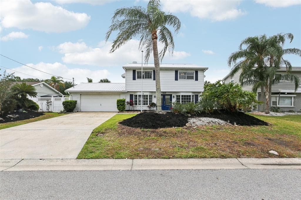 8706 ELMWOOD LANE TAMPA, FL 33615