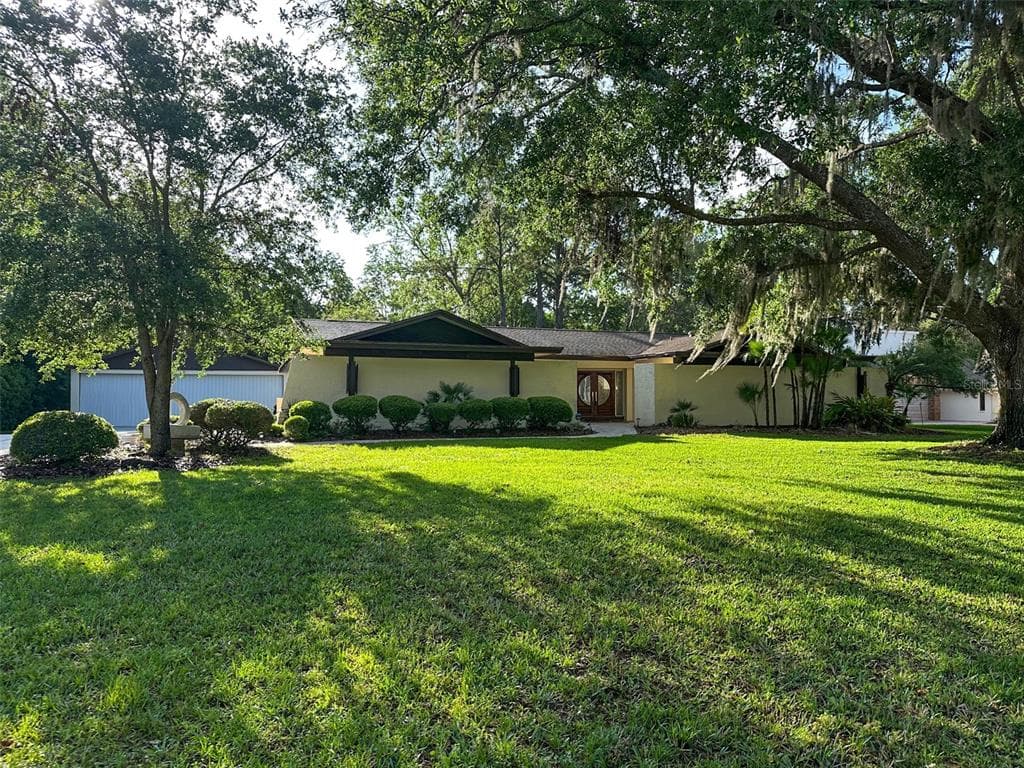 8536 CESSNA DRIVE NEW PORT RICHEY, FL 34654