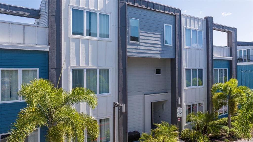 7770 SANDY RIDGE DRIVE UNIT 219 REUNION, FL 34747