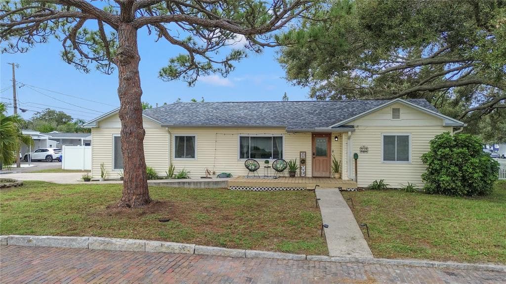 220 62ND STREET N ST PETERSBURG, FL 33710