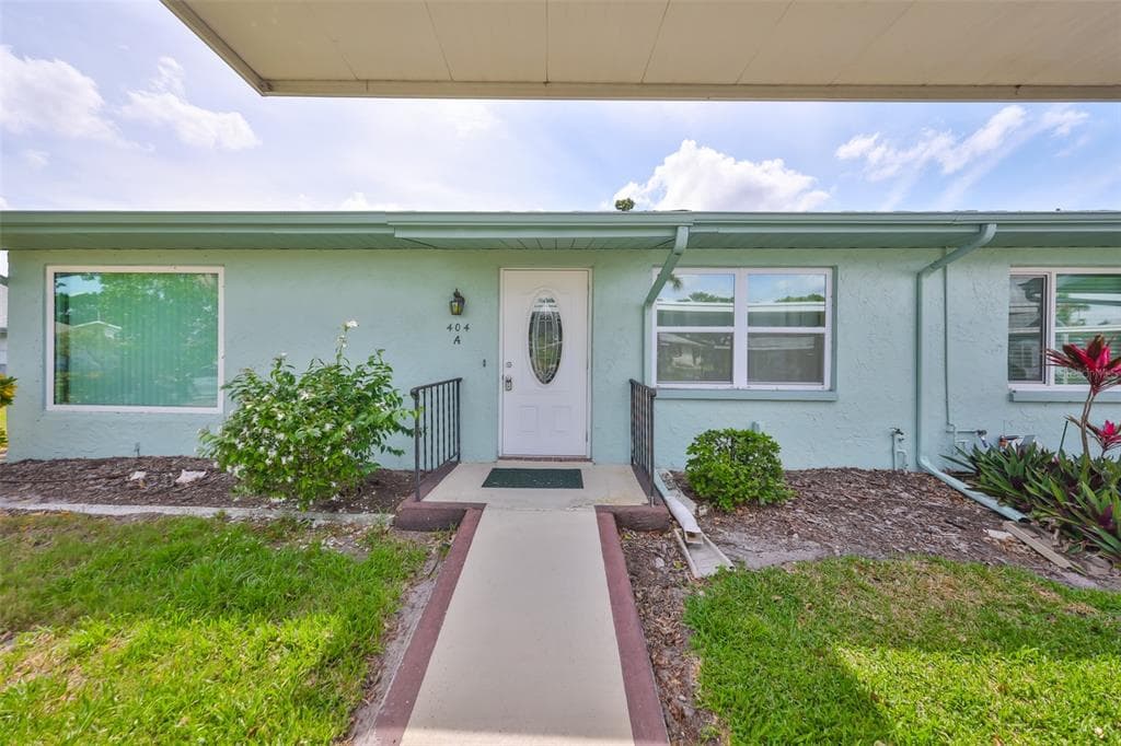 404 FULHAM COURT UNIT A SUN CITY CENTER, FL 33573