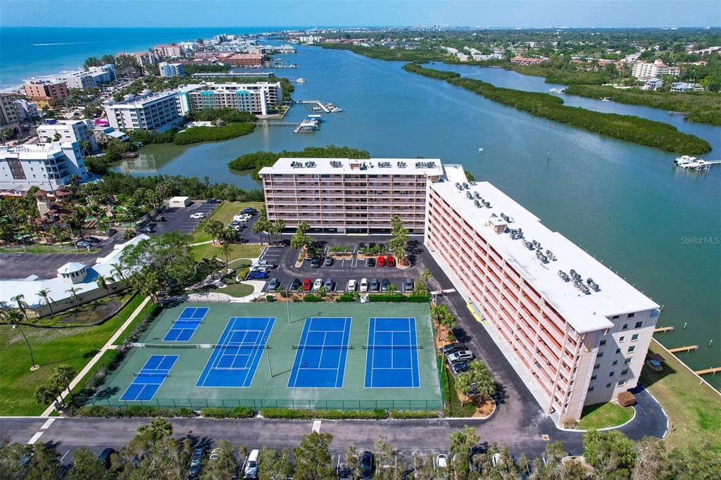 19451 GULF BOULEVARD UNIT 506 INDIAN SHORES, FL 33785