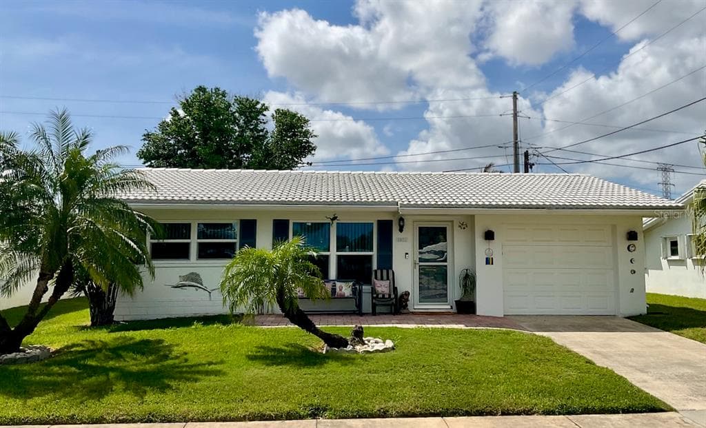 3890 MAINLANDS BOULEVARD N PINELLAS PARK, FL 33782