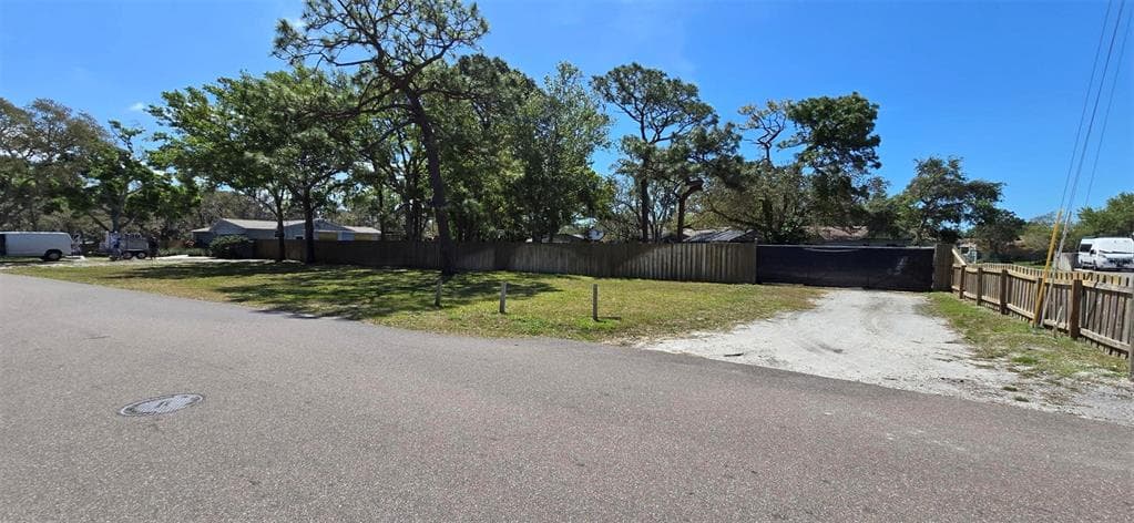 13296 98TH AVENUE N SEMINOLE, FL 33776