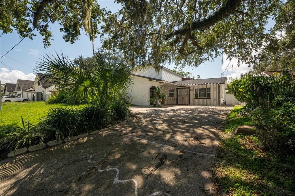 3212 W ARCH STREET TAMPA, FL 33607