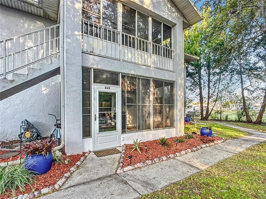 949 SE MAYO DRIVE UNIT 105 CRYSTAL RIVER, FL 34429