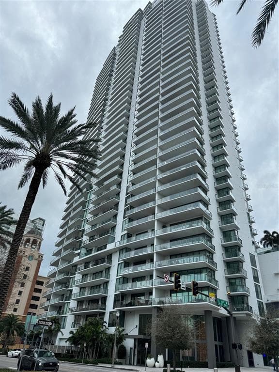 100 1ST AVENUE N UNIT 1807