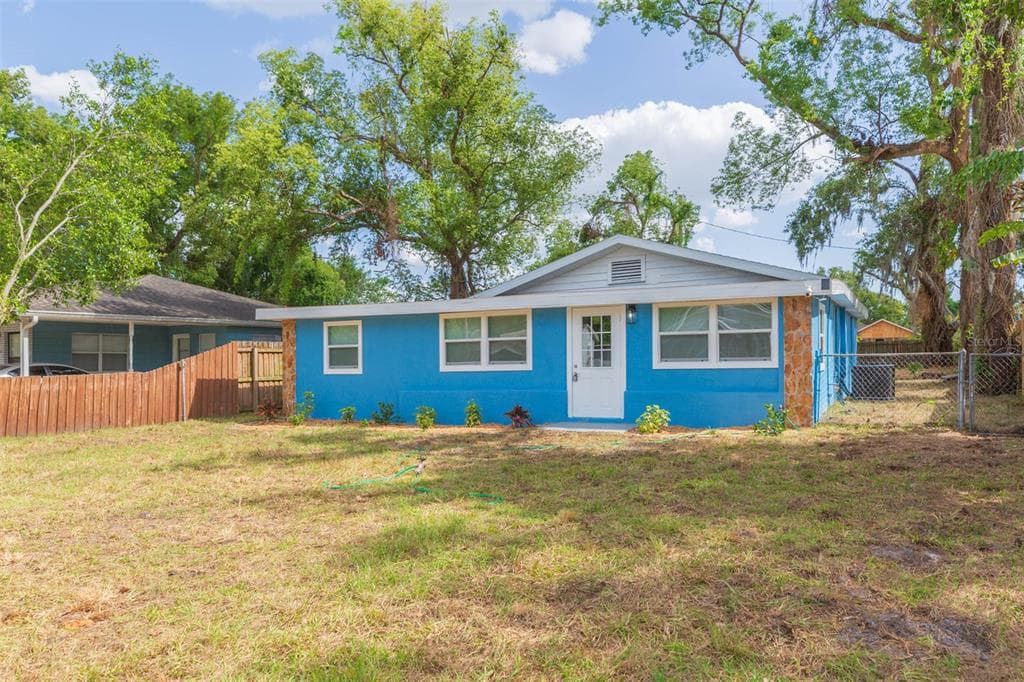1513 ESCORT AVENUE TAMPA, FL 33610