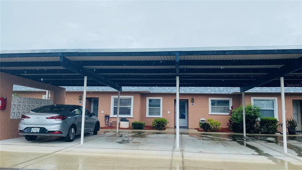 9609 MIDIRON COURT UNIT 1 NEW PORT RICHEY, FL 34655