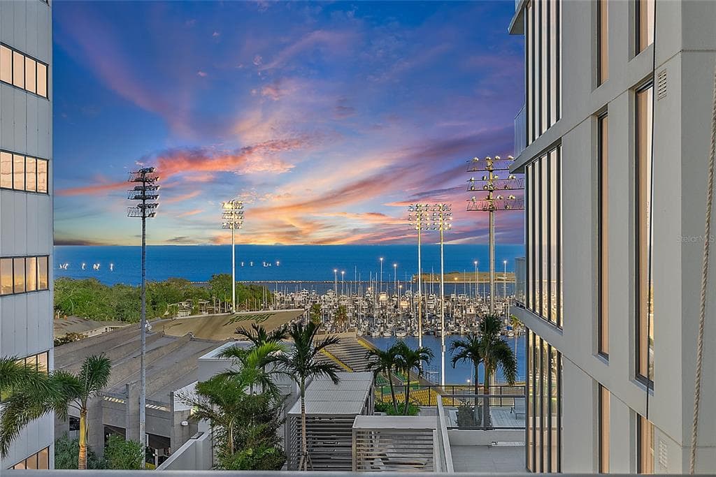 301 1ST STREET SOUTH UNIT #904 ST PETERSBURG, FL 33701