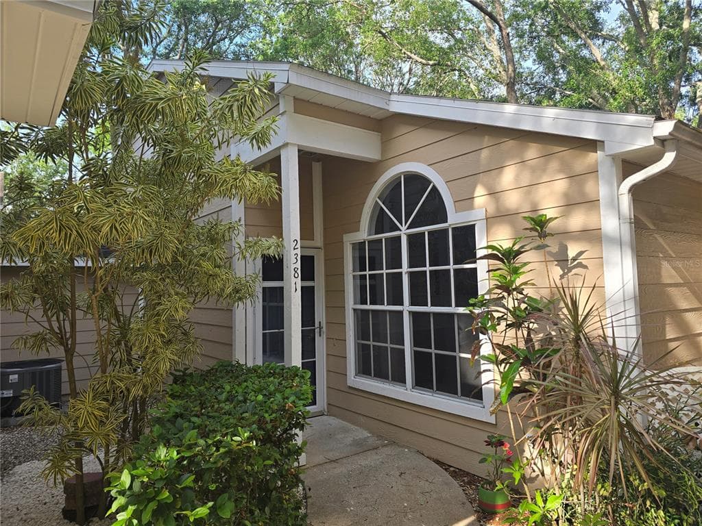 2381 HOUNDS TRAIL PALM HARBOR, FL 34683