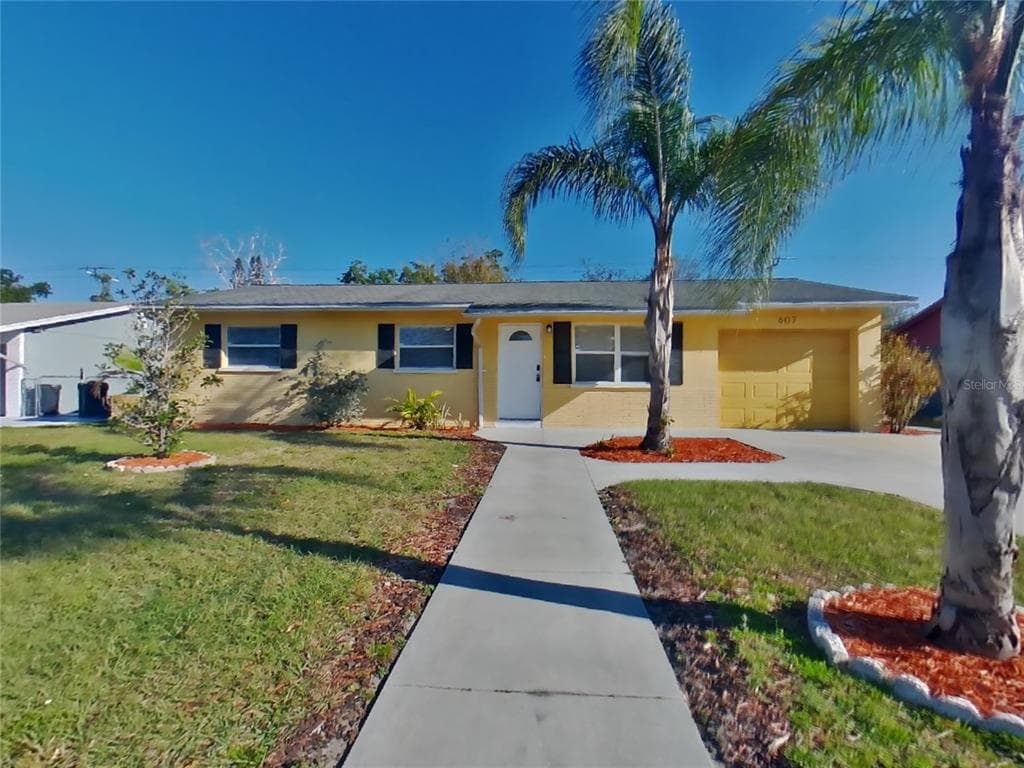 607 65TH AVENUE W BRADENTON, FL 34207