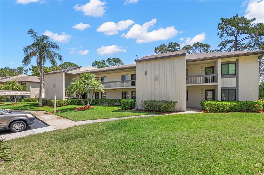 135 NINA WAY UNIT 35 OLDSMAR, FL 34677