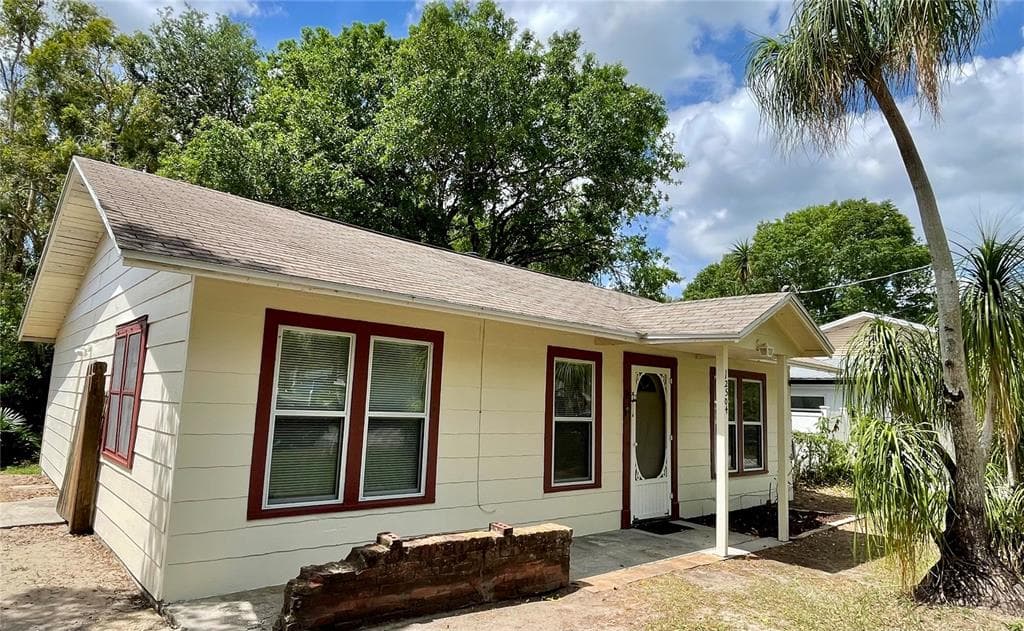 12504 FOREST HILLS DRIVE TAMPA, FL 33612