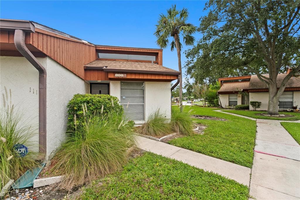 2070 SUNSET POINT ROAD UNIT 111 CLEARWATER, FL 33765