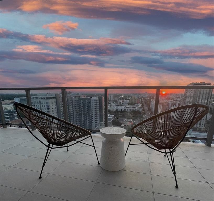 301 1ST STREET S UNIT 2106 ST PETERSBURG, FL 33701