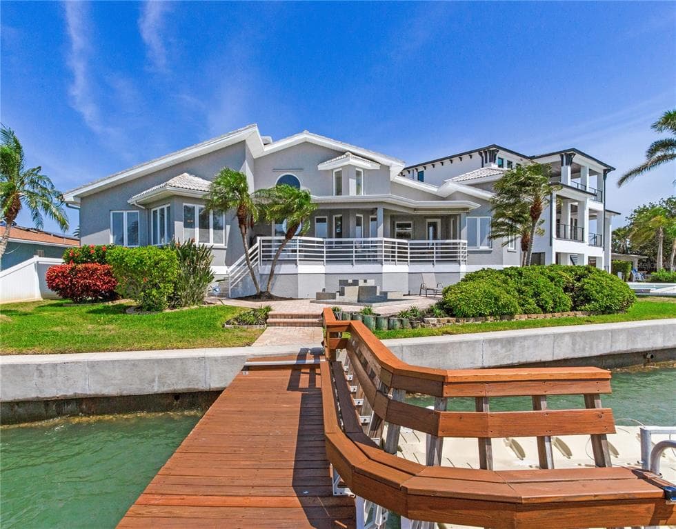 17382 KENNEDY DRIVE NORTH REDINGTON BEACH, FL 33708