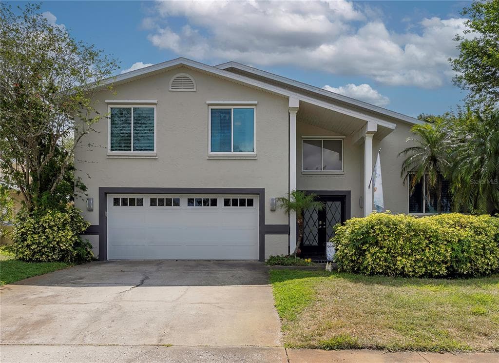 1326 MOSS DRIVE DUNEDIN, FL 34698