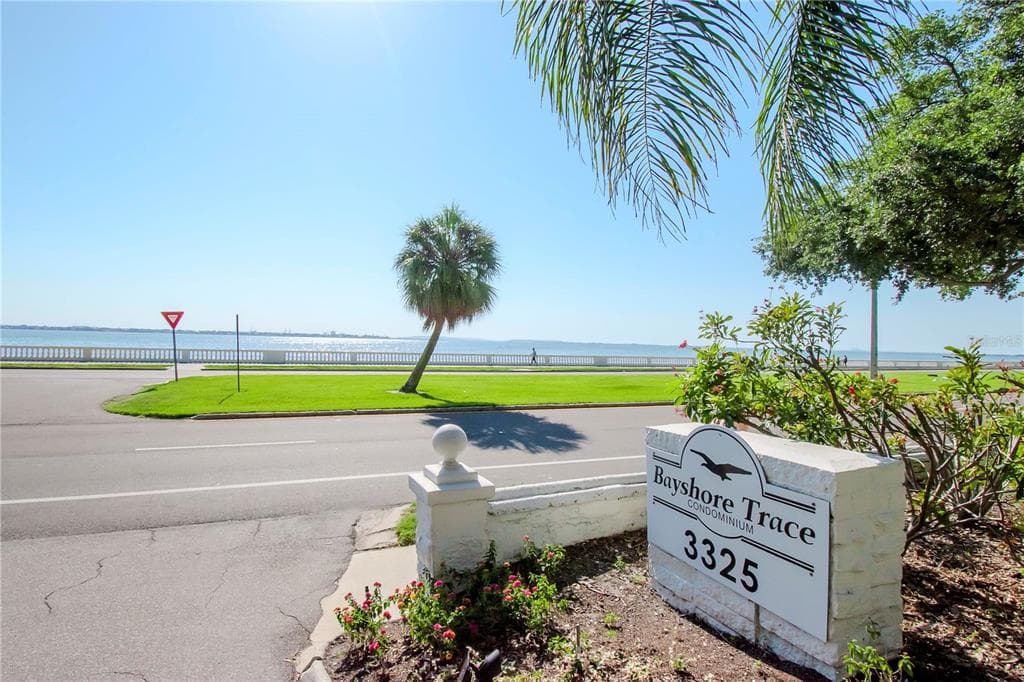 3325 BAYSHORE BOULEVARD UNIT D14 TAMPA, FL 33629