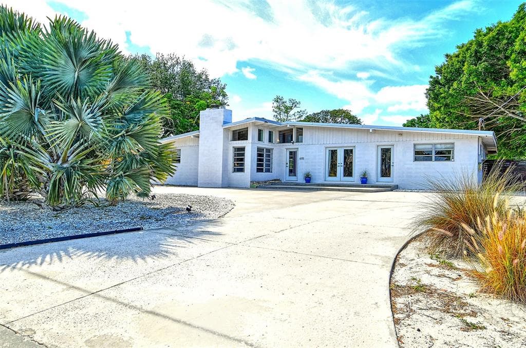 6115 6TH AVENUE NW BRADENTON, FL 34209