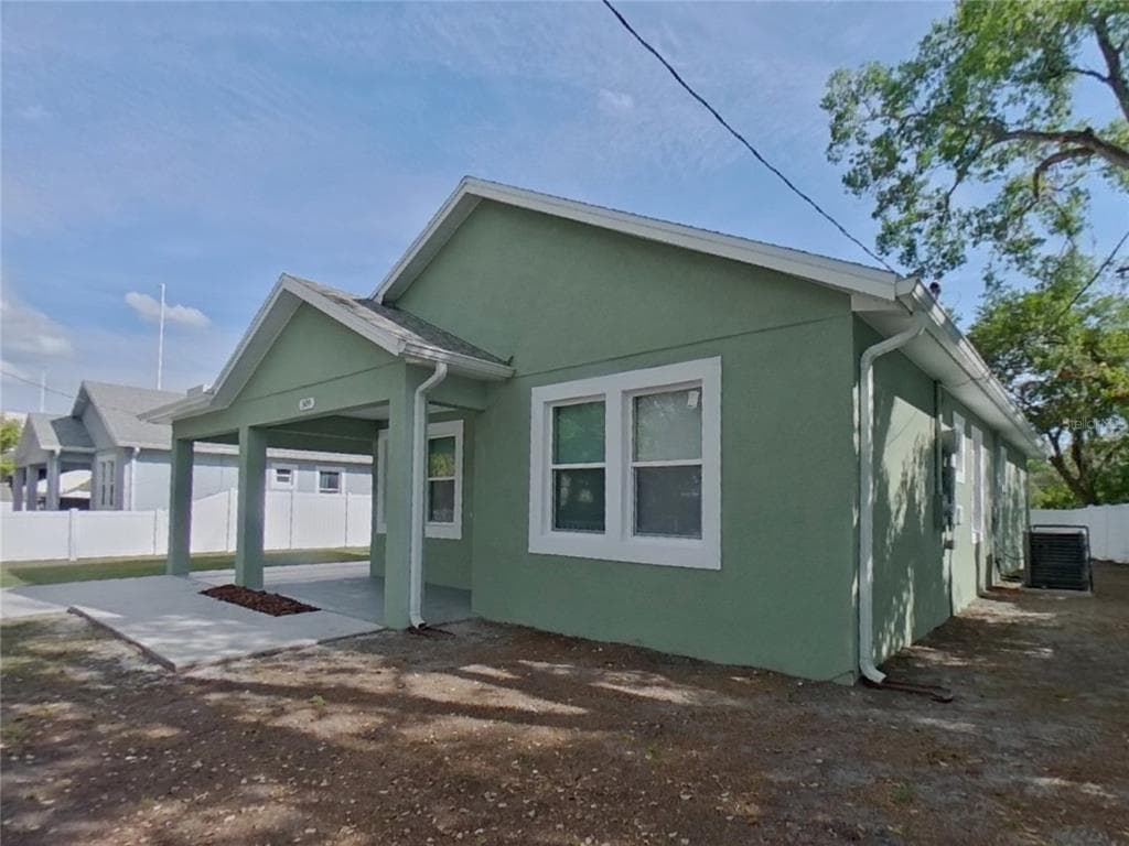 509 E LAKE AVENUE TAMPA, FL 33603