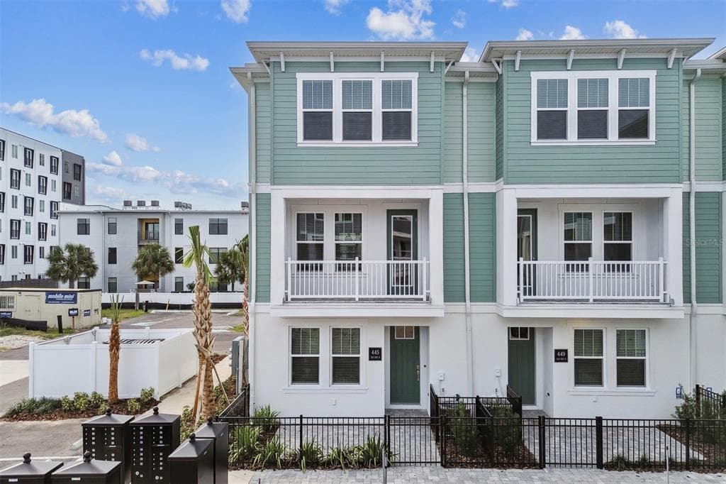 445 31ST WAY N ST PETERSBURG, FL 33713
