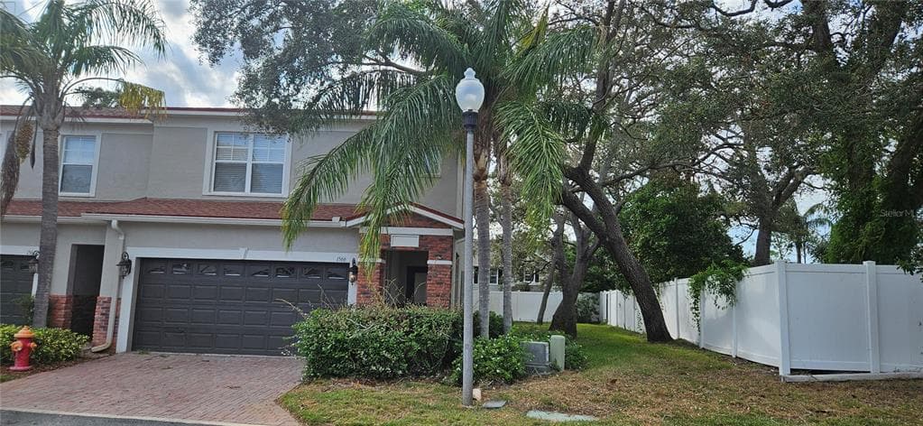 1566 HILLVIEW LANE TARPON SPRINGS, FL 34689