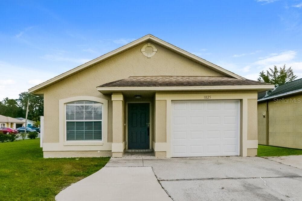1825 LACY LANE SANFORD, FL 32771