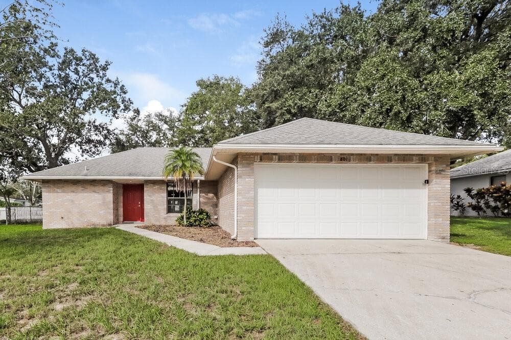801 CAMBRIDGE WAY LAKE WALES, FL 33853