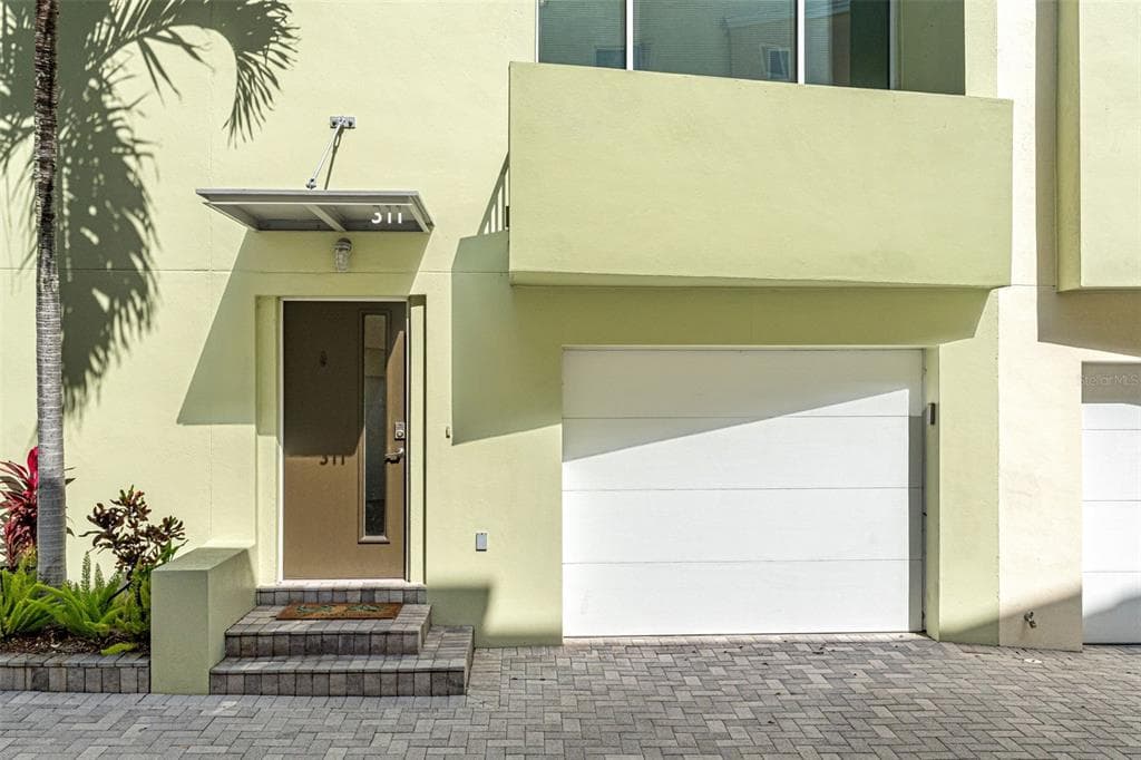311 4TH AVENUE N ST PETERSBURG, FL 33701