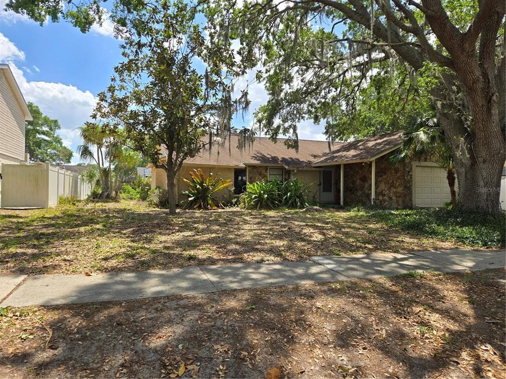 1425 CORNER OAKS DRIVE BRANDON, FL 33510
