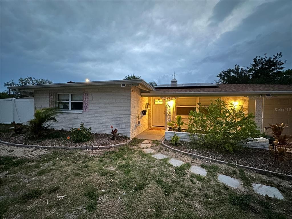 1829 HARPOON DRIVE HOLIDAY, FL 34690
